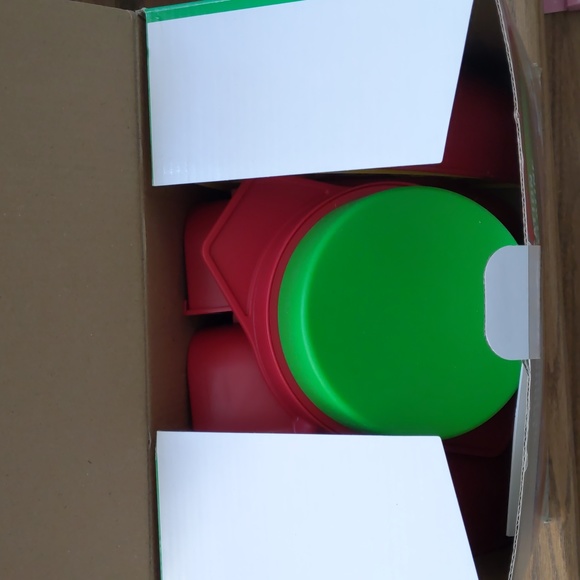 Never Used! Urban Outfitters Gummy Candy Maker in Peanuts cartoon (Snoopy) - Picture 9 of 12